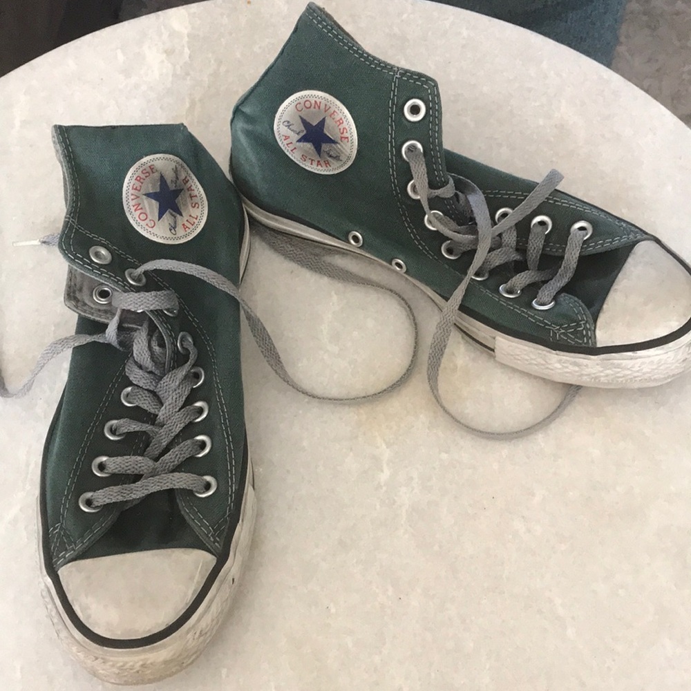 Distressed Hightop Converese size 9.5
